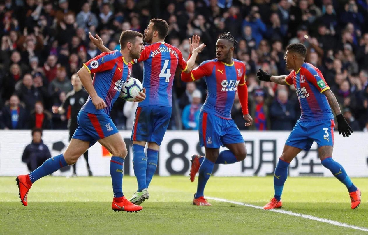 阿斯：帕斯闪耀科莫引多家豪门关注，皇马有意激活回购条款（阿斯报：帕斯在科莫高光引豪门竞逐，皇马考虑启动回购条款）