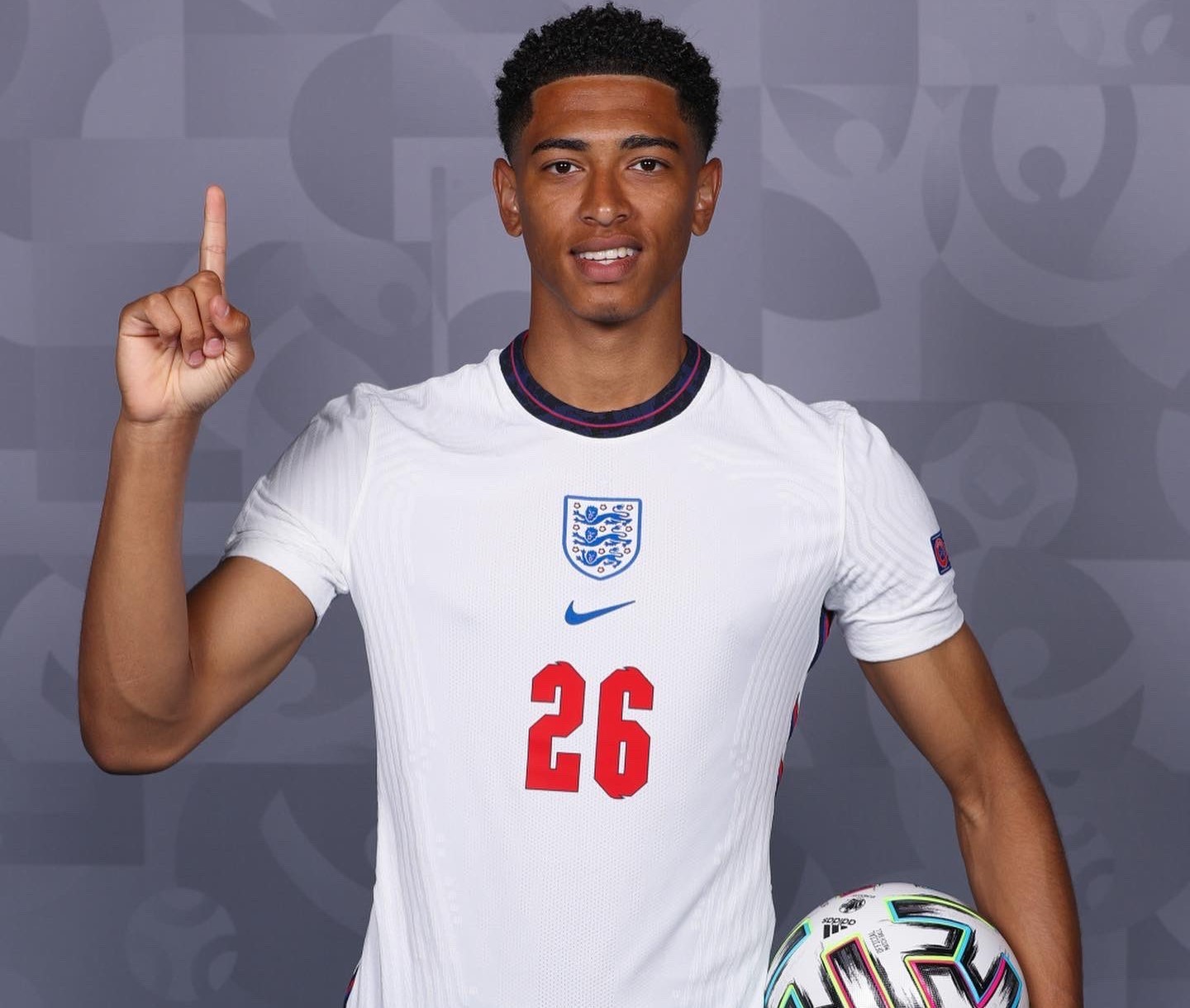 刘越：申花进攻变化少，斯卢茨基用人容易陷入“恶性循环”（刘越点评：申花进攻套路单一，斯卢茨基用人或陷入恶性循环）