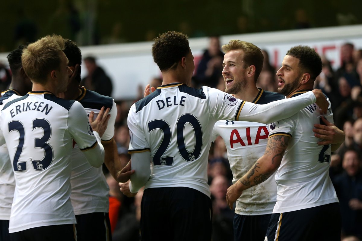 连续20场联赛进球2+，拜仁追平自己保持的德甲历史纪录（拜仁联赛已连续20场至少打入2球，追平其保持的德甲历史纪录）