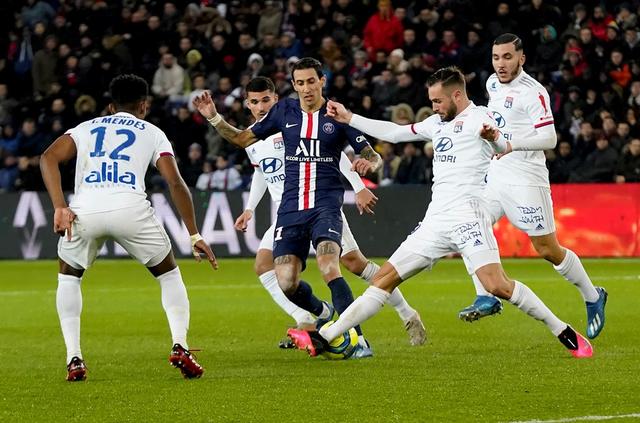 FIFA裁判主席：阿拉伯杯将试点新规，受伤球员罚下场2分钟