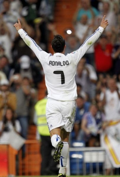 埃孔：关于奖金的事存在一些误解，我们现在像兄弟一样团结