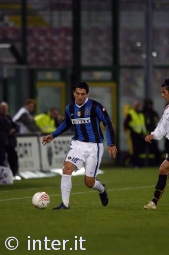 斯卢茨基：与广岛一战势均力敌，虽未取胜但对比赛质量满意