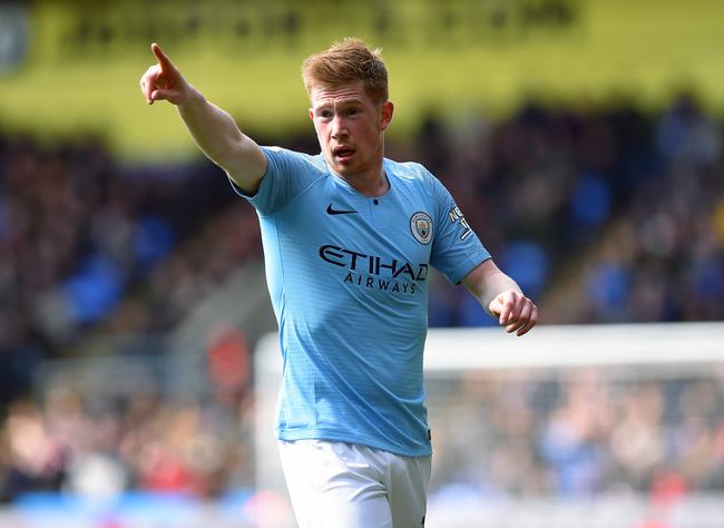 地上足球：偷溜诺坎普释放回归信号？解析梅西为何必重回巴萨（地上足球：突访诺坎普是回归暗示？深析梅西缘何注定重返巴萨）