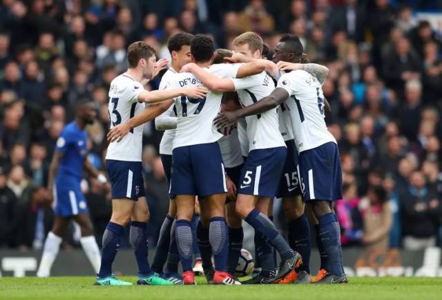 孔帕尼：卡尔能否和梅西相比？我们只想让他成为最好的卡尔